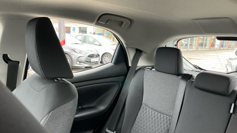 Toyota Yaris 1.5 Hybrid Icon 5dr CVT Hybrid Hatchback